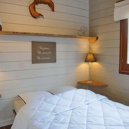 Au Nid D'houyet * Hour